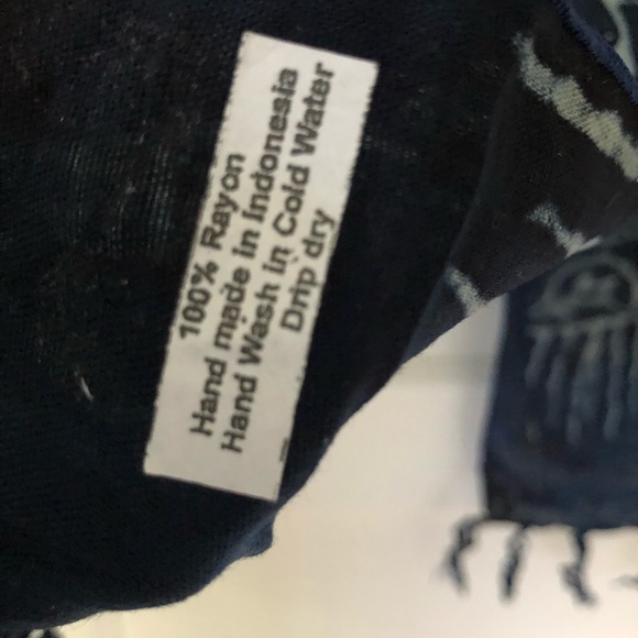 Scarf - Picture 3 of 4